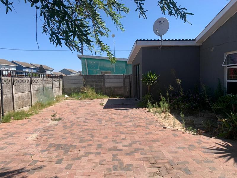 4 Bedroom Property for Sale in Eikendal Western Cape